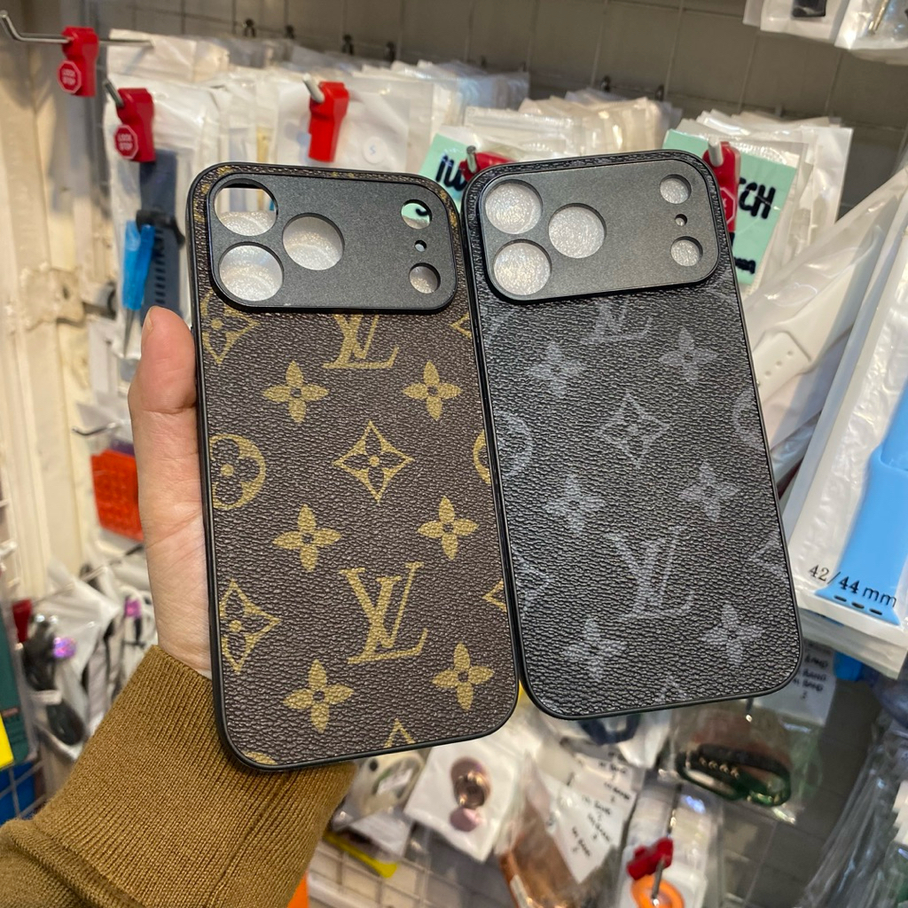 BRANDED FASHION CASE LV MOTIF IPHONE 17 PRO / 17 PRO MAX