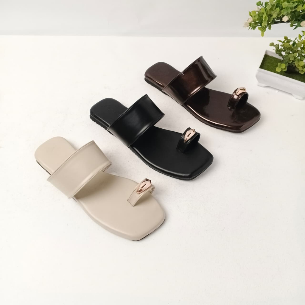 OBERKLAST Chalea Womens Flip Flops Coffee Black Cream Buckle ที่แม่เท้า/Thumb
