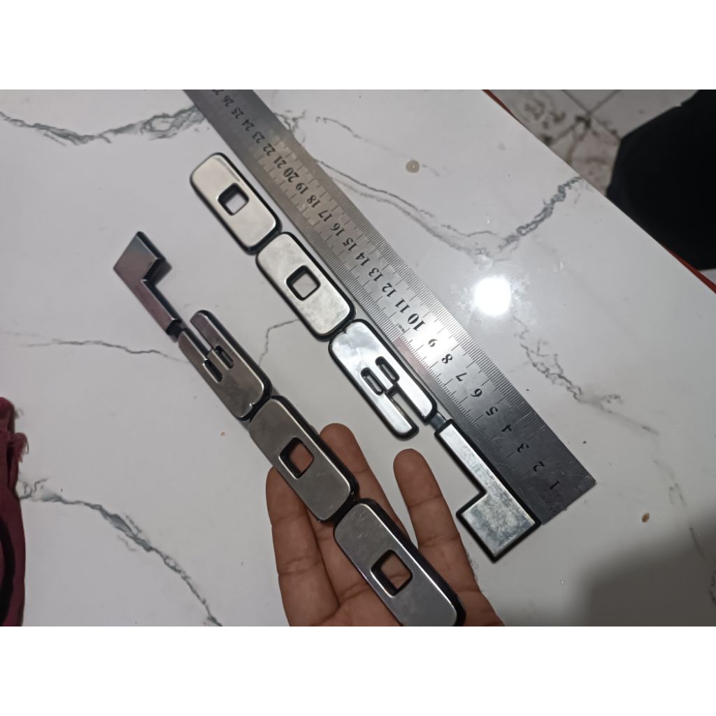 เครื่องหมายเขียน MITSUBISHI L300 ดั้งเดิม