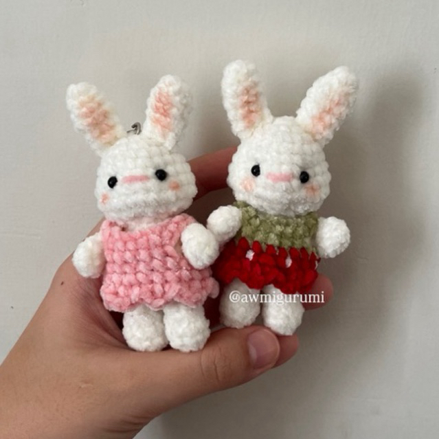 SYLVANIAN FAMILIES [PO] sylvanian family พวงกุญแจโครเชต์กระต่าย