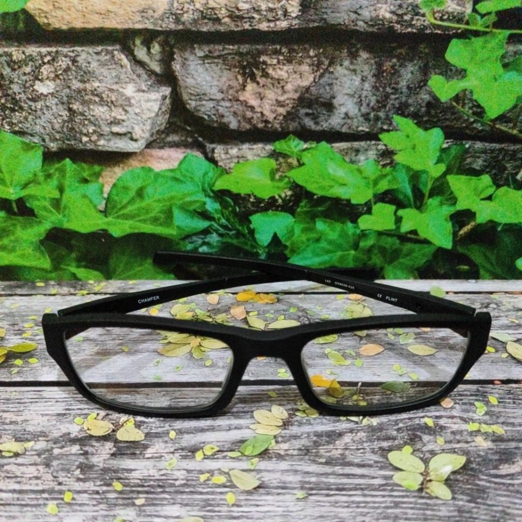 แว่นตาสีดําสําหรับผู้ชายพร้อมเลนส์ OneDrive Bluechromic OX8039