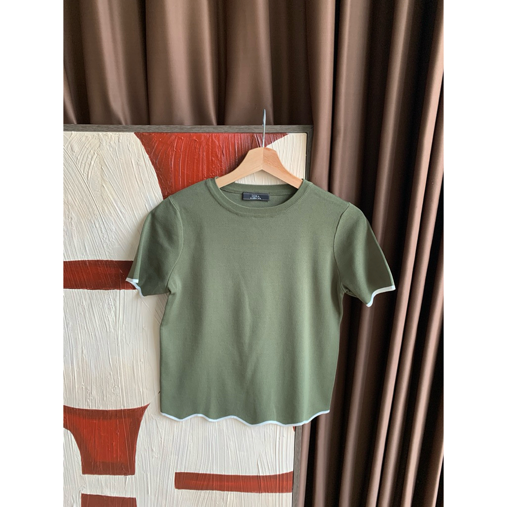 PRELOVED iora เสื้อถักสีเขียว (ไซส์ desc)