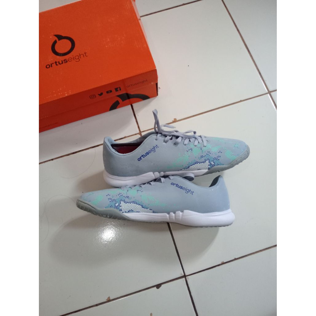 0RTU5E1GHT C4T4L1S SZ41