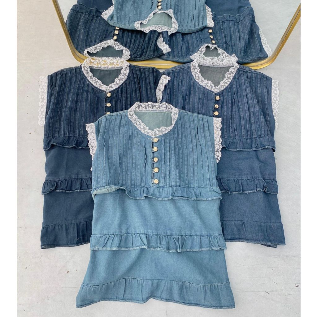 VEST // AZKARIKA SHOP // ผู้หญิง VEST // STRIPED VEST