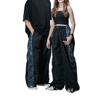 RVRSE - Reflective Baggy Trackpants | Fieldline | Baggy Trackpants Parasut Loose fit Unisex Y2K Style Pria Wanita  Lembut Nyaman Pinggang Karet