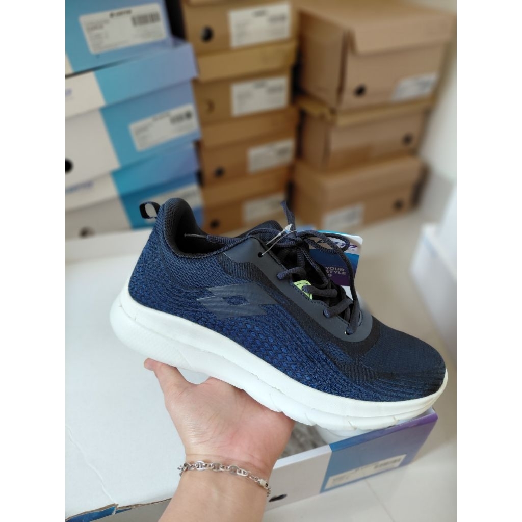 LOTTO รองเท้าวิ่ง***