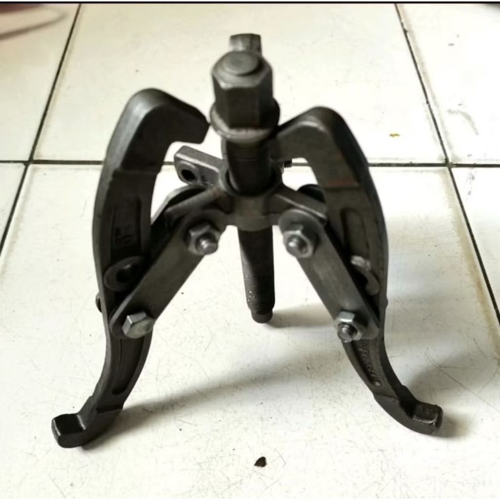 AMTECK TREKEL 3 FEET 6" / AMTECK THREE JAW PULLER 6"