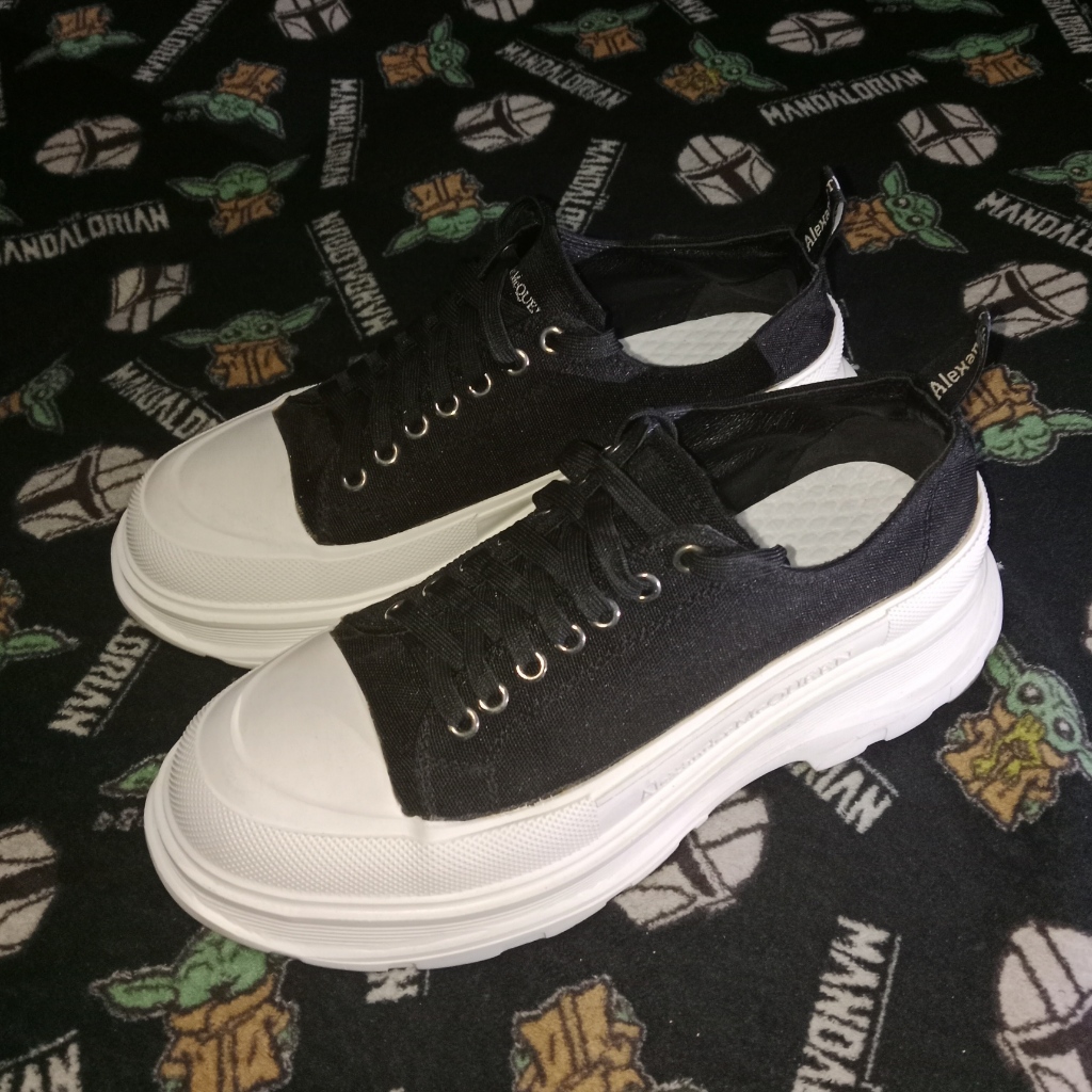 Alexander McQueen ดอกยางแซลลี่, Alexander McQueen, รองเท้าผ้าใบ, รองเท้าผ้าใบผู้ชาย, รองเท้าผู้ชาย, 