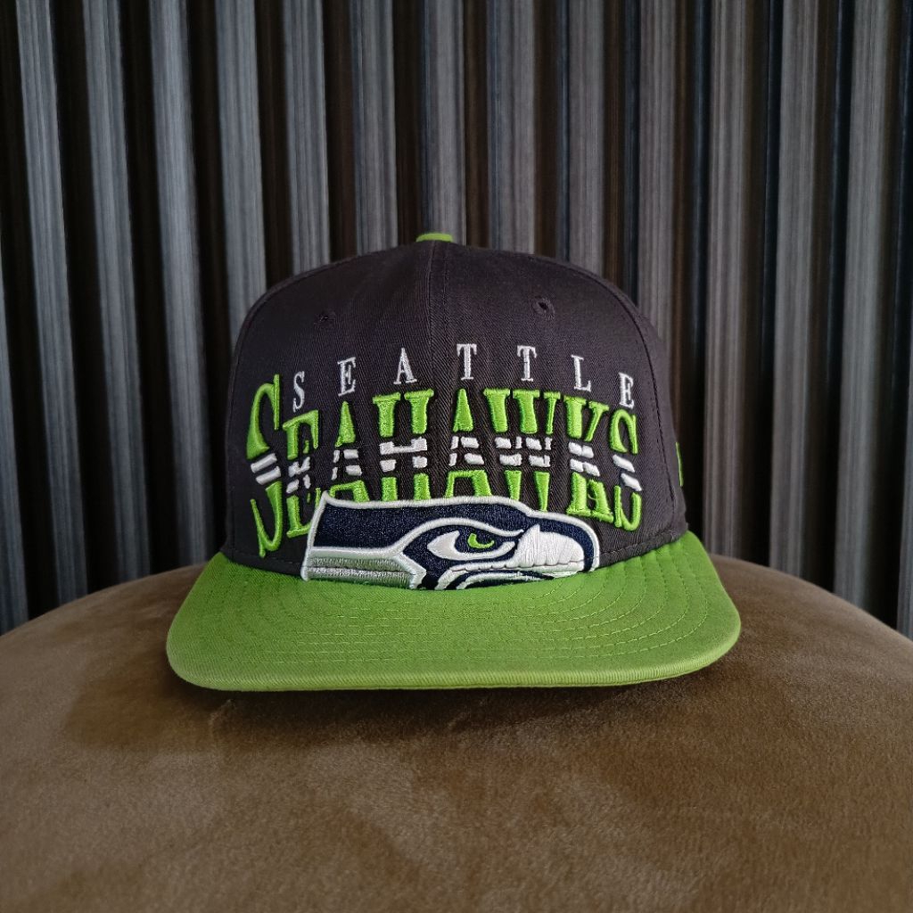 หมวก Snapback โลโก้ใหญ่ New Era 9Fifty x NFL Seattle Seahawks