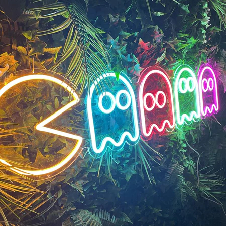 ป้ายนีออน PACMAN****