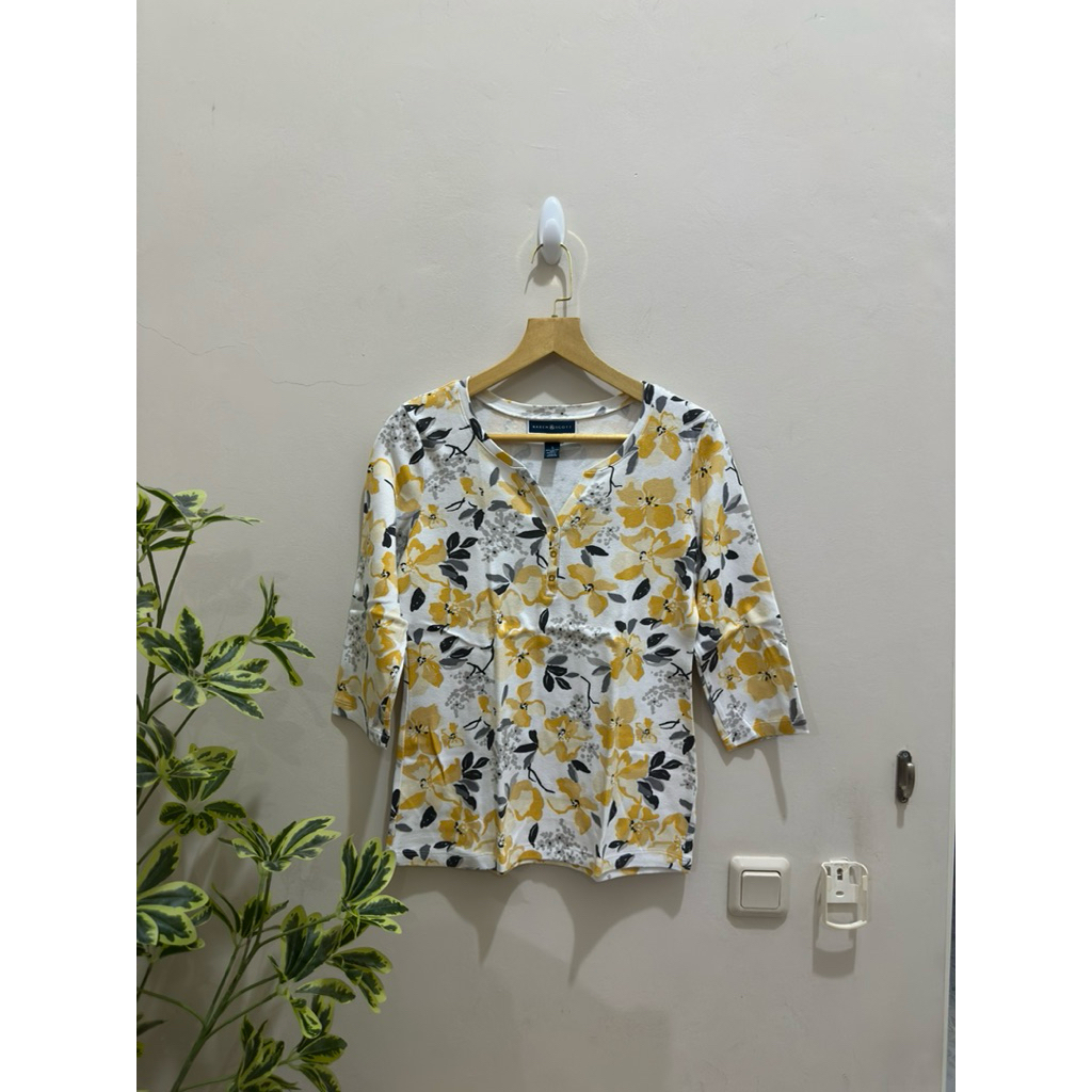 Karen Scott 7/8 Sleeve Blouse เสื้อยืดลายดอกไม้ Preloved