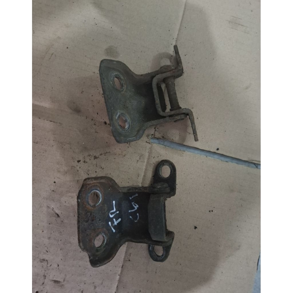 บานพับประตูหน้าขวา charade classy winner g102 cx g100 88-96