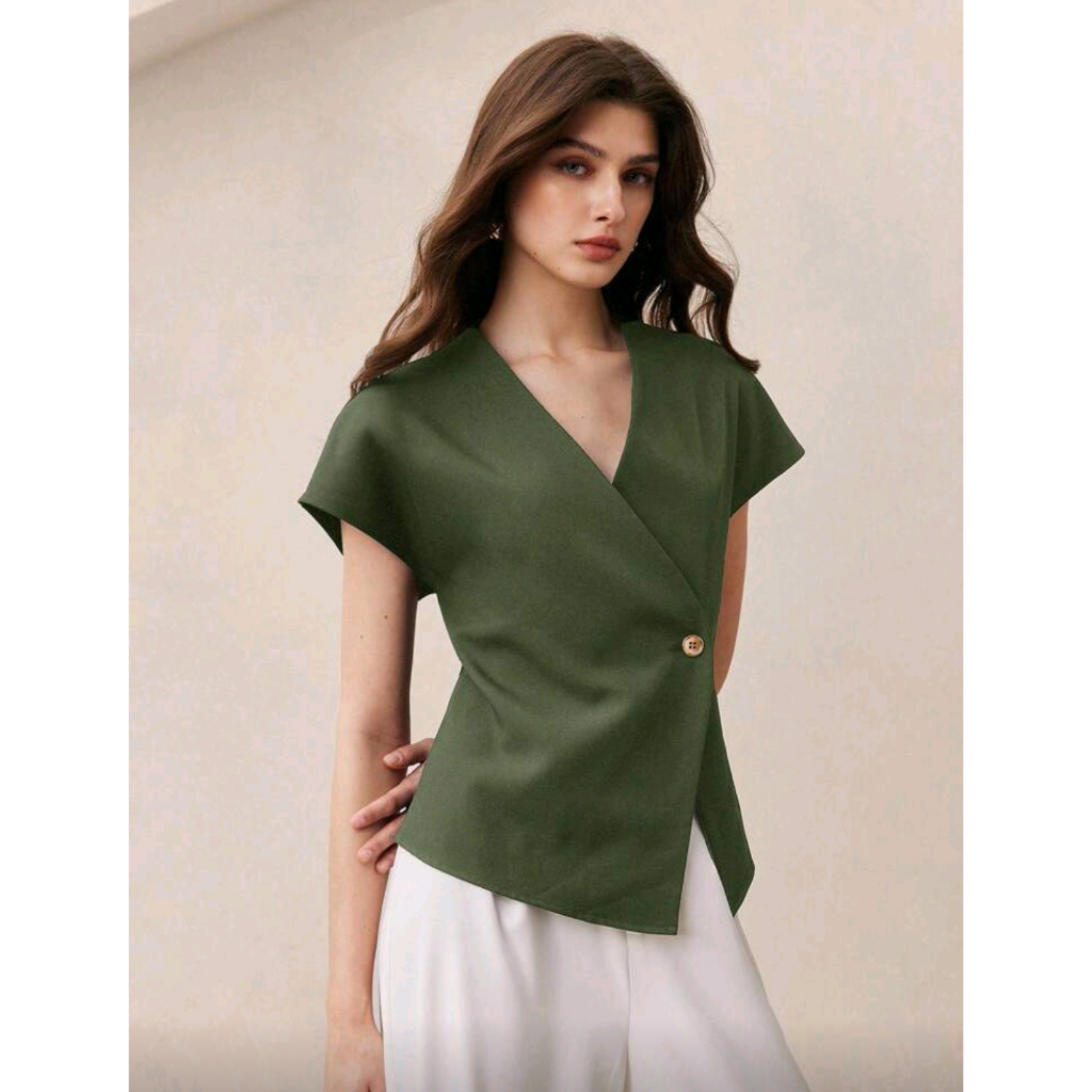 SC Bizchic ฤดูใบไม้ร่วงใหม่ Sage สีเขียวปุ่มโลหะ V คอแขนสั้นเสื้อผู้หญิง