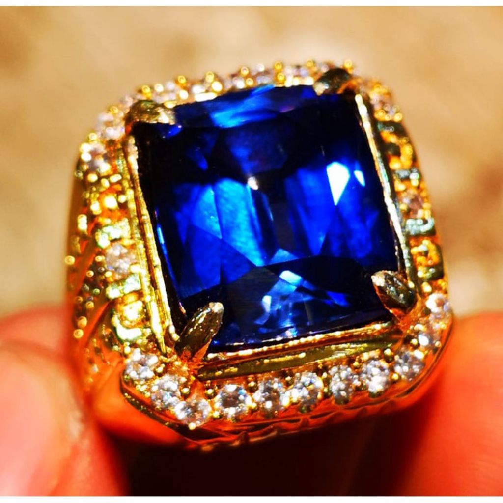 มะกรูดสีฟ้าธรรมชาติ Ceylon Chusion Octagon Full Ds Ride Clean Clean Zircon Stud Ring + Memo SGR Lab
