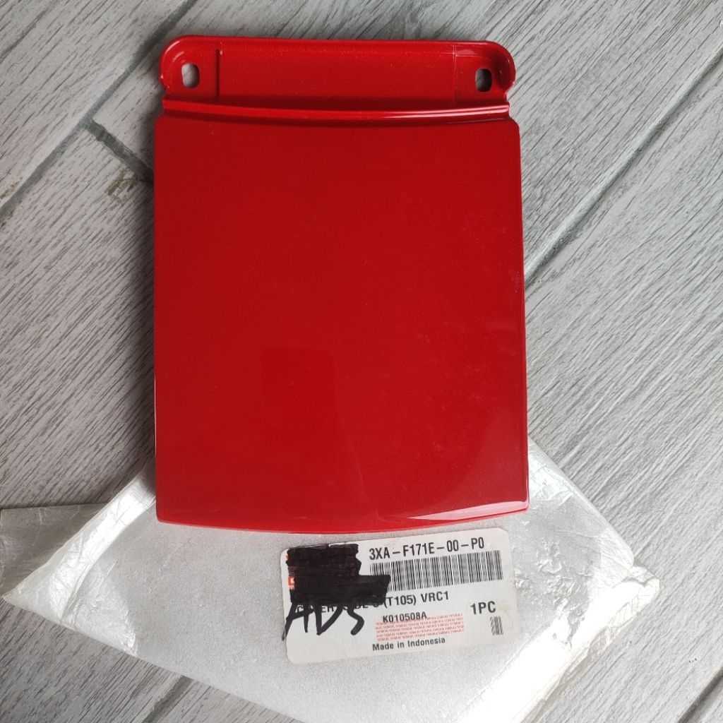 MERAH ฝาครอบด้านข้างสัตว์เลี้ยงหยุดโคมไฟด้านหลังการเชื่อมต่อร่างกายสีแดง VRC1 F1Z Force 1 FRC1 Crypt