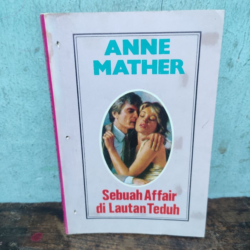 NOVEL ของ AFFAIR ในทะเล