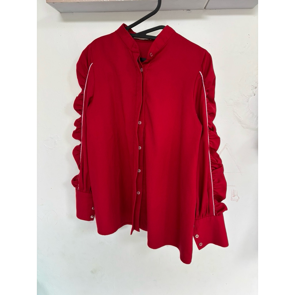 เสื้อแดง Nada Puspita sz L Pre Loved