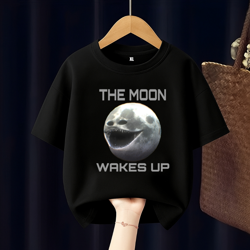MOON WOKE UP THE MOON WASKES UP เสื้อยืด CHILDRENS ฟรี CUSTOM NAME
