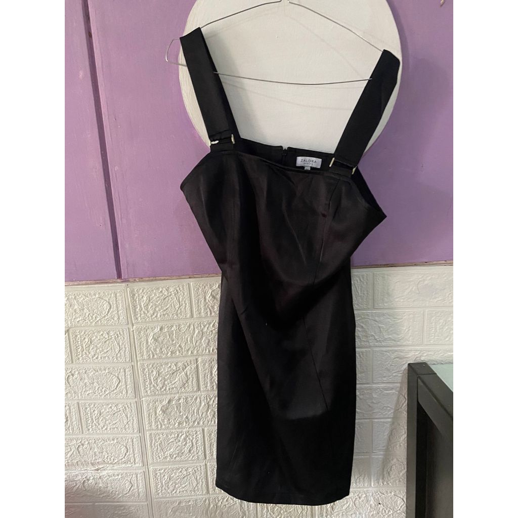 เดรสสีดํา Zalora preloved