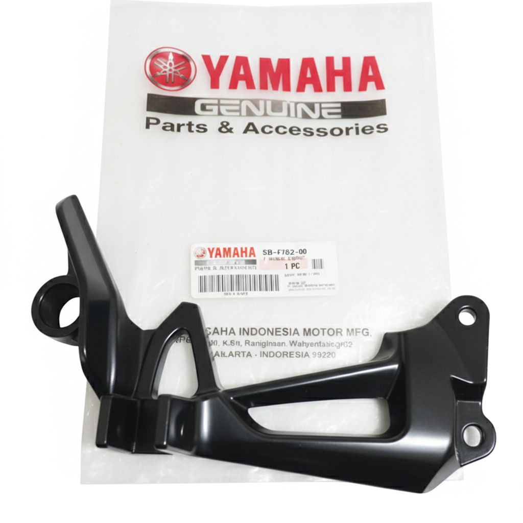 ขายึดเท้าหลังขวา Yamaha Vega R ใหม่ 2006 Original 3S0-F7462-00 ของแท้ - RPMSEMARANG