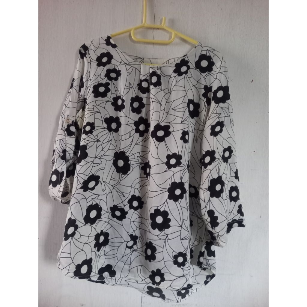 Preloved Blouse MWU (L)