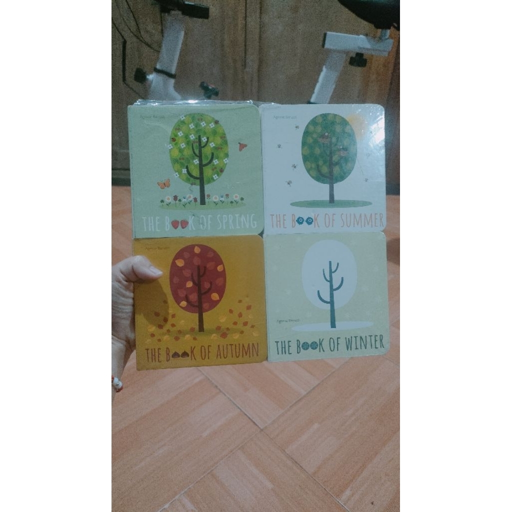 BBW Board Book Seasons บรรจุ 4 เล่ม