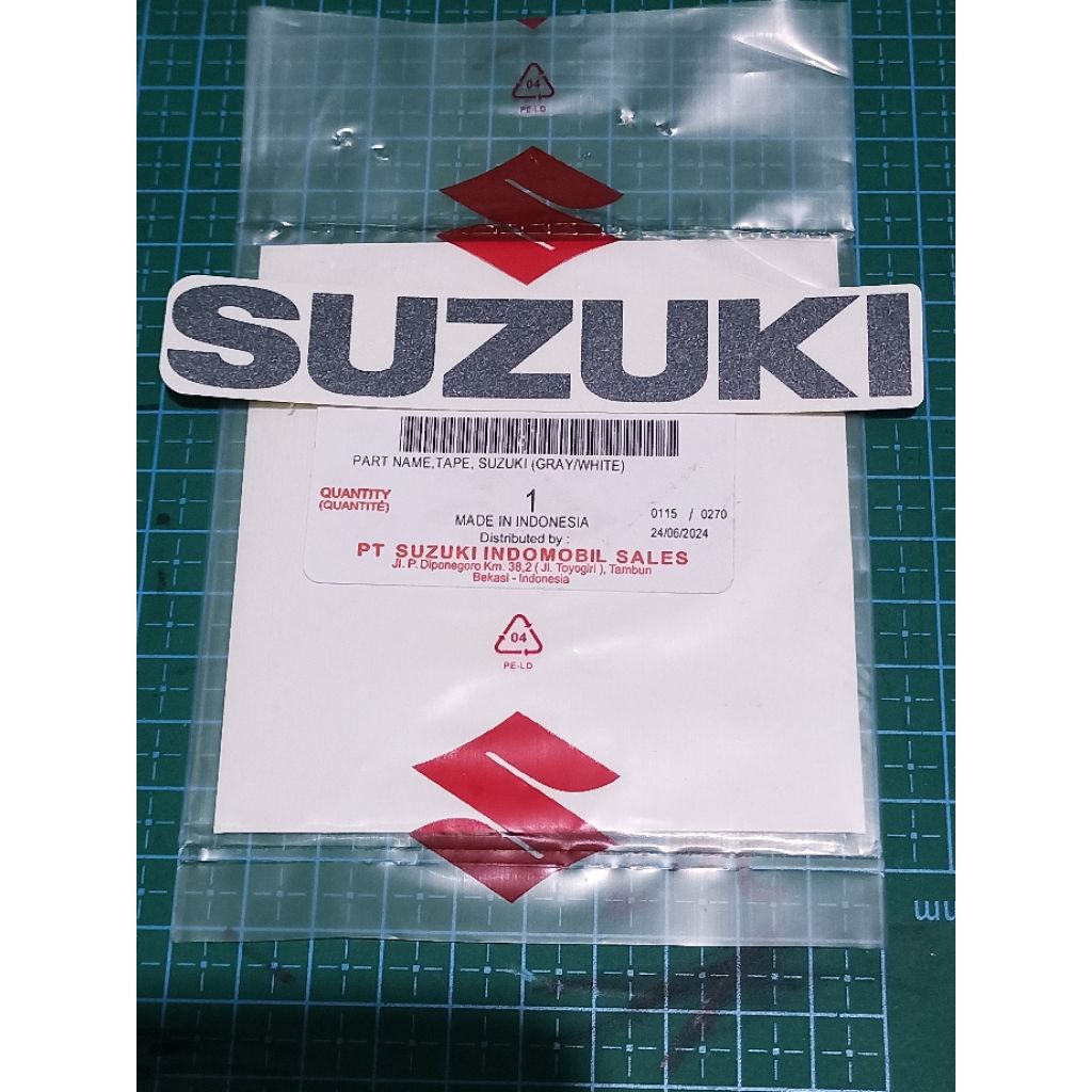 SUZUKI WHITE-GREY STICKER UK 2UNT12 ORIGINAL SGP
