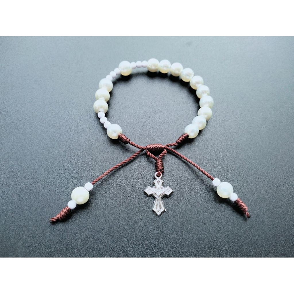 G857 สีขาว HEAVY PEARL CROSS ROSARY BRACELET CATHOLIC CHRISTIAN BRACELET
