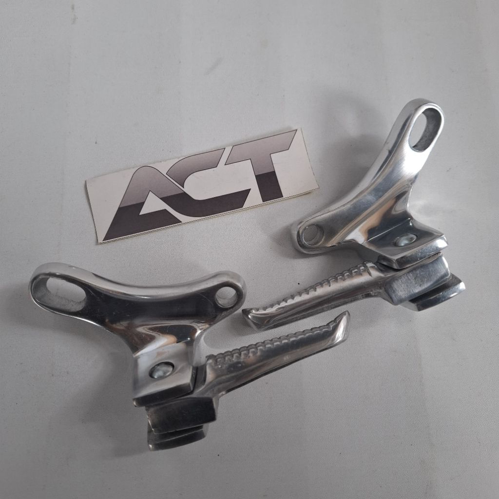 FOOTSTEP MX KING REAR STEP MX KING STEP SYS MX KING ORIGINAL MODEL ONE SET PNP MX KING Y15ZR MX ใหม่