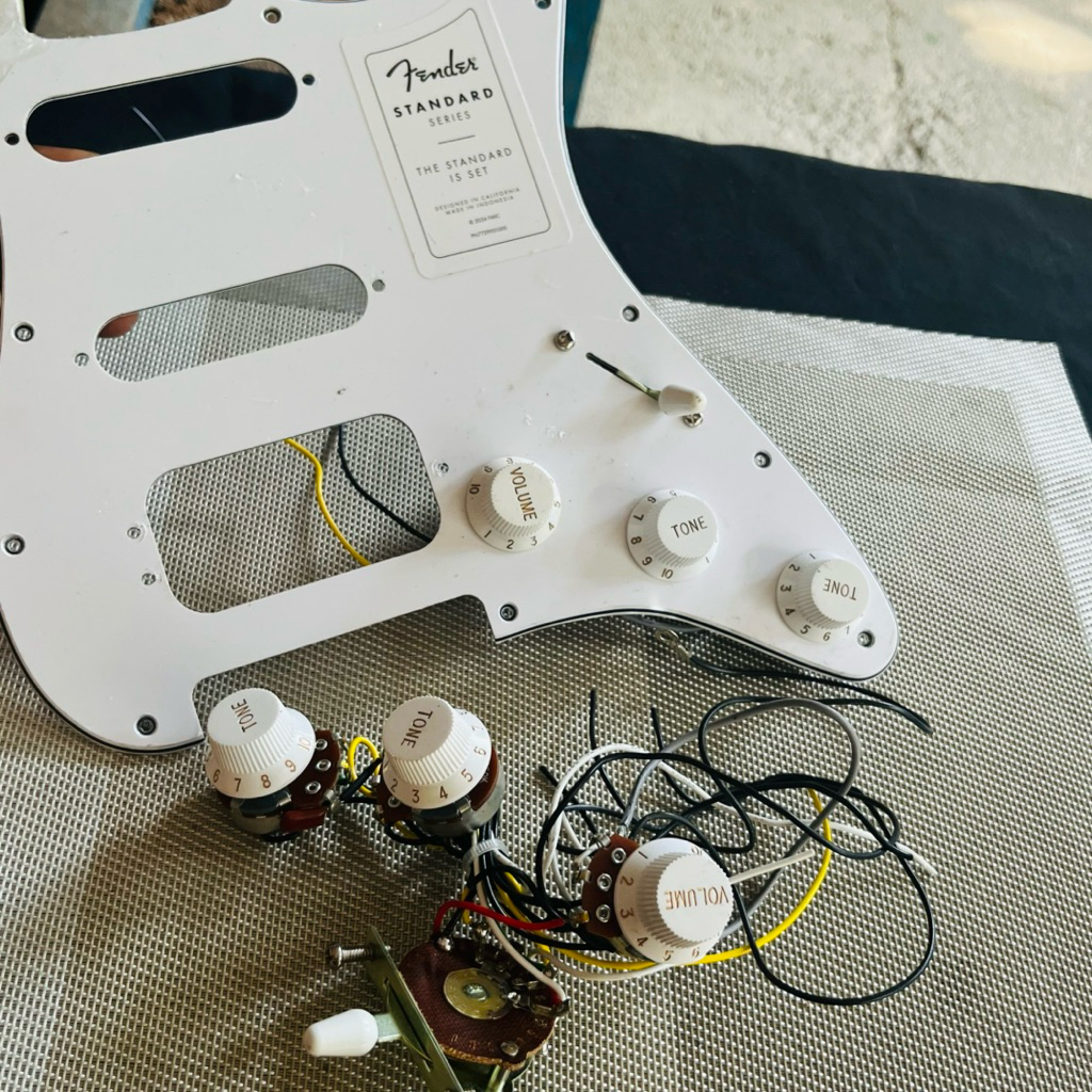 ชุดสายไฟอิเล็กทรอนิกส์ FENDER Stratocester SSS/HSS เดิม / ชุดสายไฟกีตาร์ Stratocester