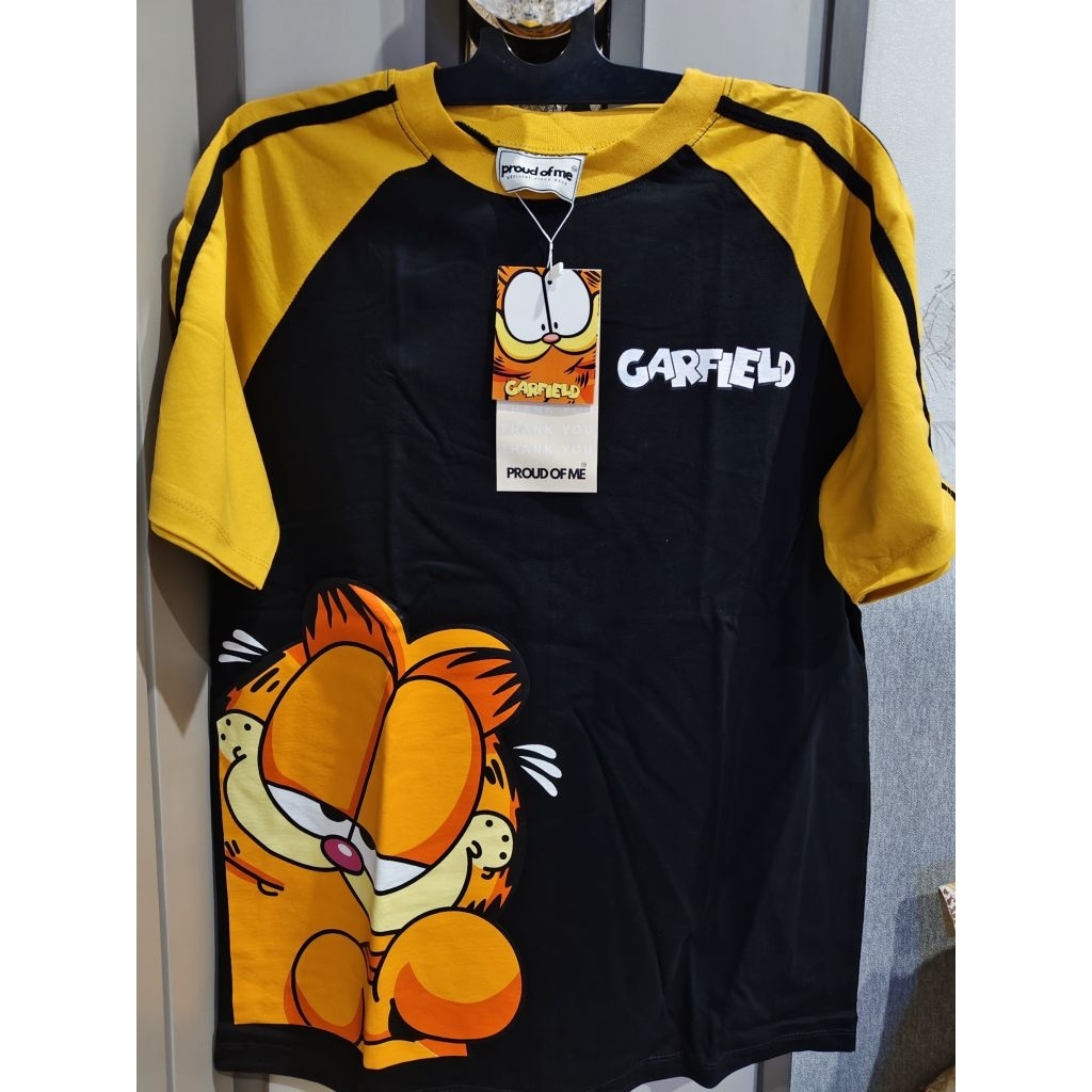 เสื้อยืดการ์ฟิลด์ ยี่ห้อ Proud Of Me