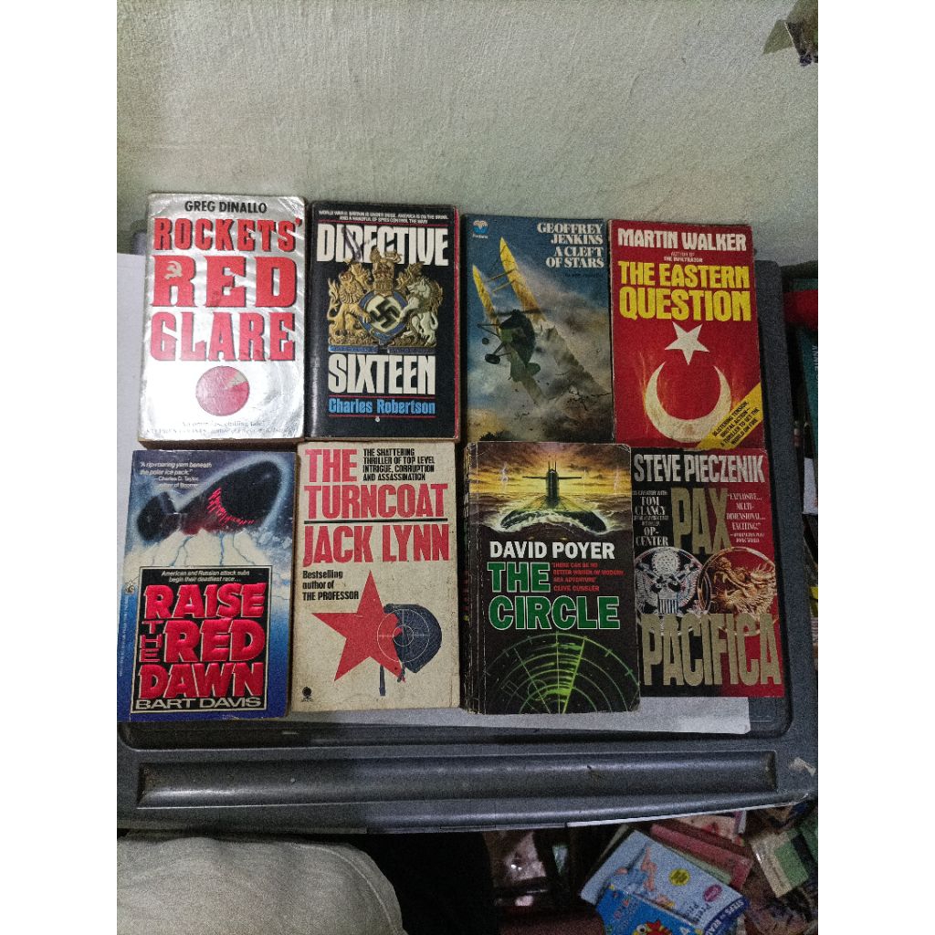 แสงจ้าแดงจรวด (Greg dinallo), ตรงหกสิบหก (Charles corrtson), A Cloft of Stars (Geoffrey Jenkins), Ea