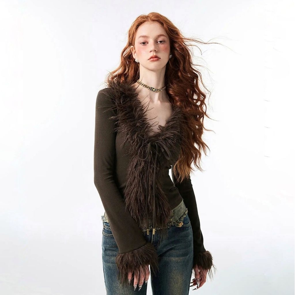 เสื้อสเวตเตอร์ถักทรงเข้ารูป Noire Italy