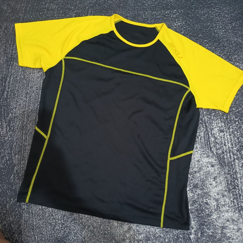 เสื้อวิ่ง 2XU 21km ของแท้ Size M