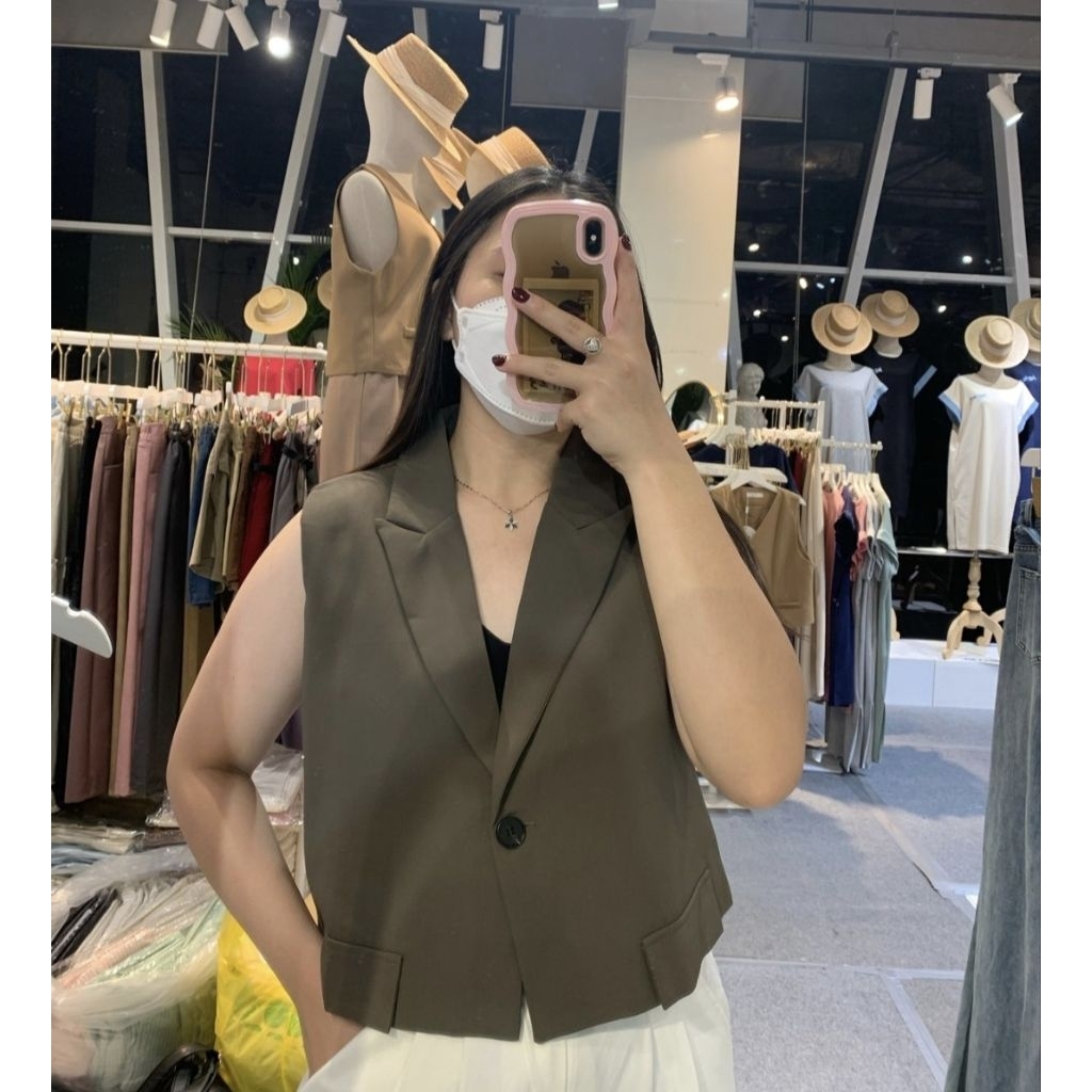 เสื้อกั๊กแขนกุดเสื้อเบลเซอร์เกาหลี Top in Taupe