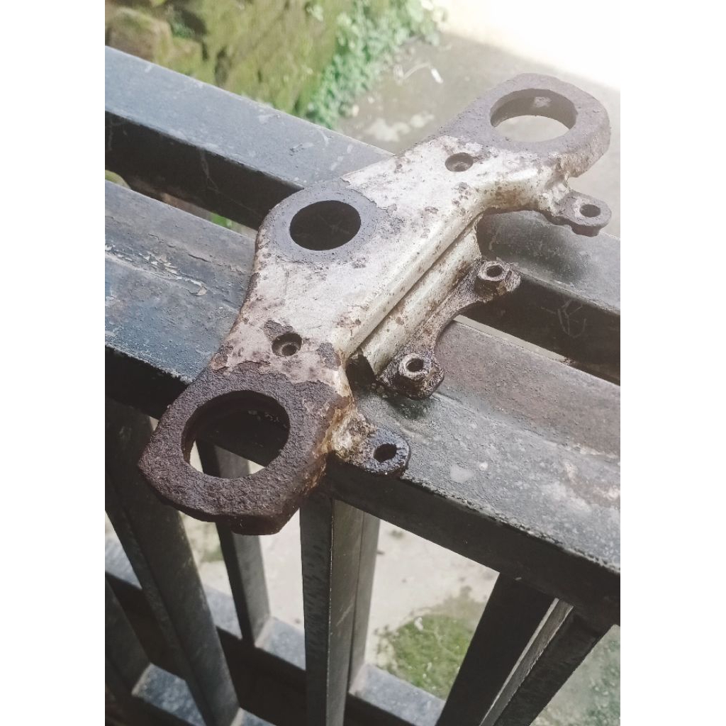 สามเหลี่ยมบน KAWASAKI Binter AR 125 AR125