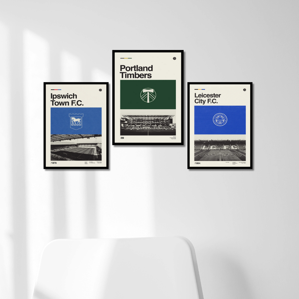 JR - โปสเตอร์ติดผนังฟุตบอลย้อนยุคคลาสสิก - กรอบรูปสโมสร Leicester City & Ipswich Town - Minimalist A