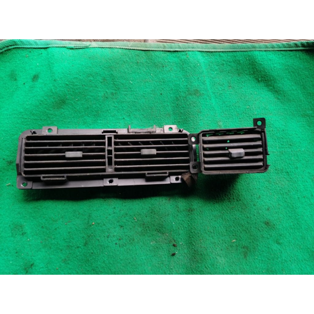 ตะแกรง Nissan Cedric AC