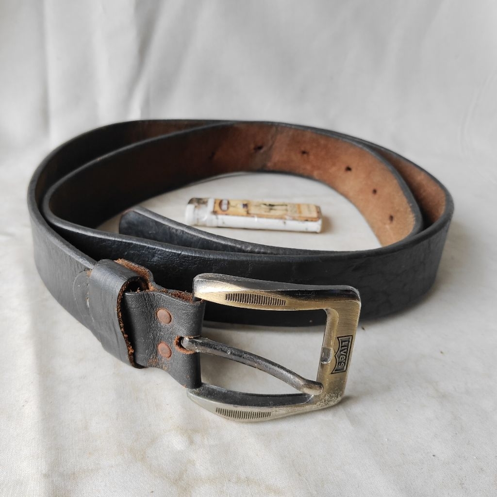 เข็มขัดวินเทจ เข็มขัดหนังหนา Lives Not Levis