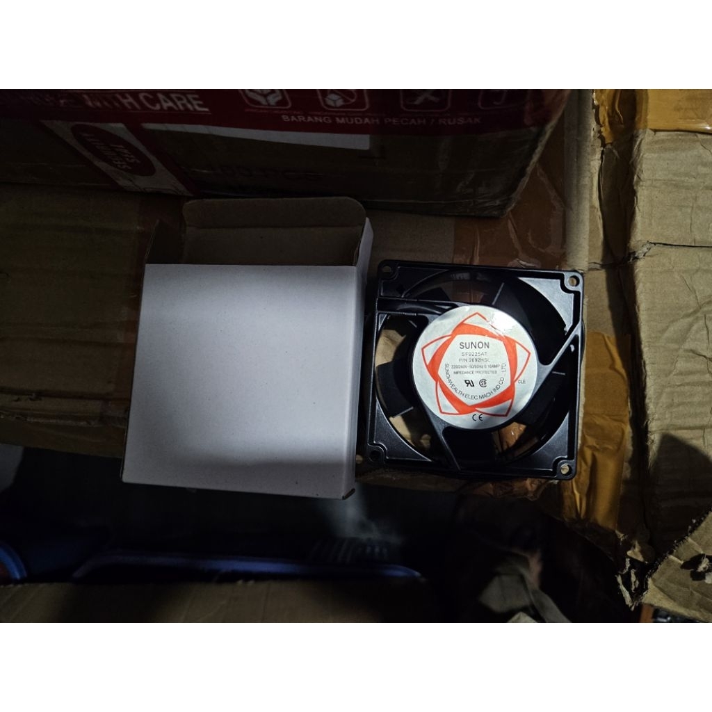 Sunon AC Fan / 9 x 9 cm AC Fan / Sunon 9cm พัดลมระบายความร้อน / พัดลมระบายความร้อน