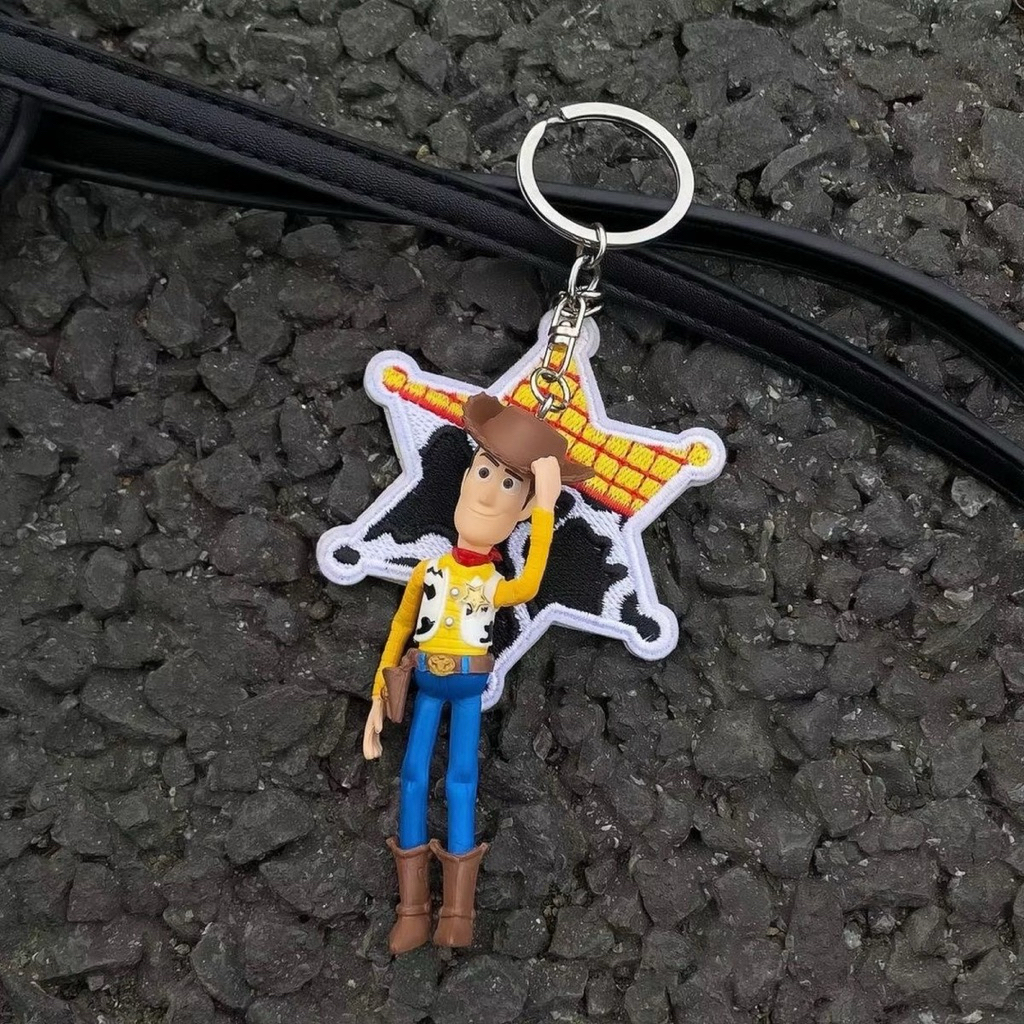 GANTUNGAN [PREORDER Woody] พวงกุญแจตัวละคร Toy Story – กระเป๋าสุนทรียศาสตร์และพวงกุญแจ