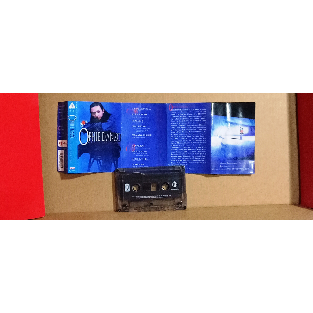 OPHIE DANZO - FIRST LOVE - เทปคาสเซ็ต