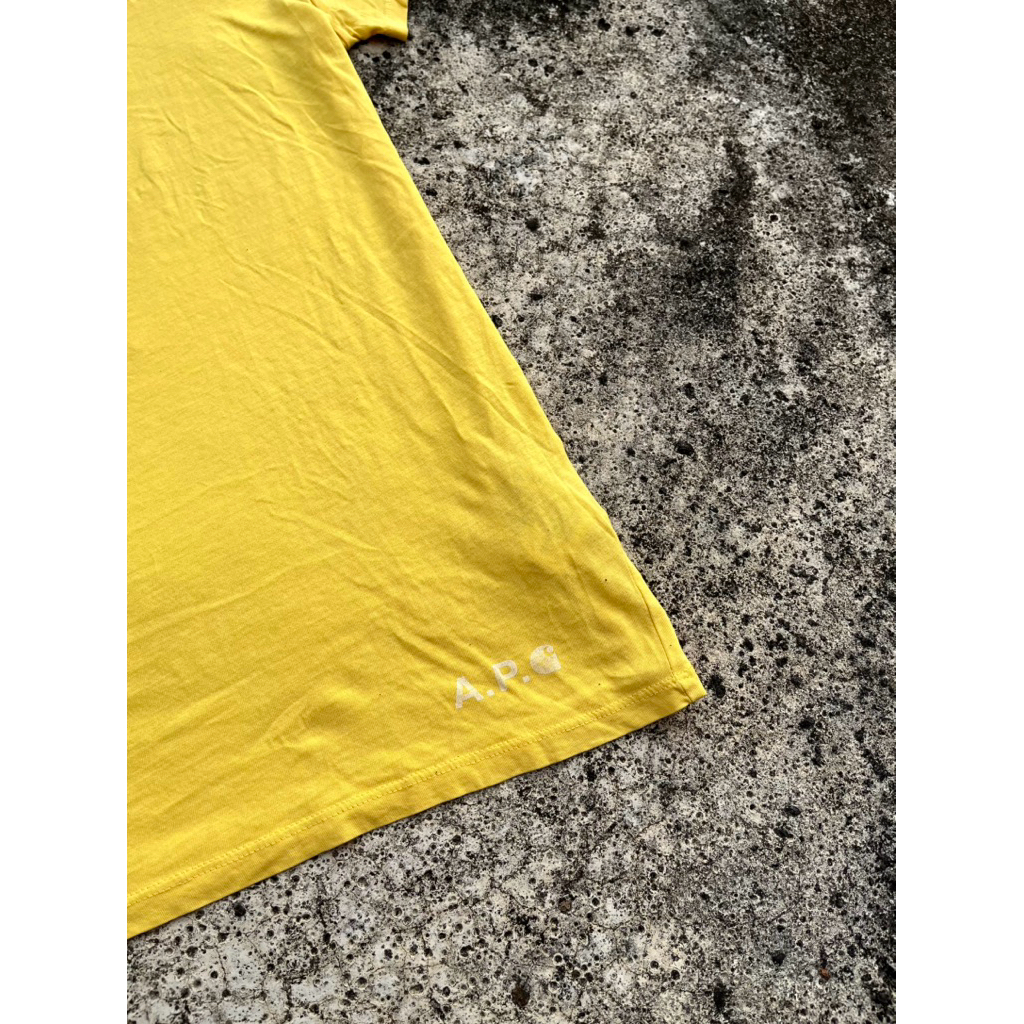 เสื้อยืด CURHAT X APC BASIC