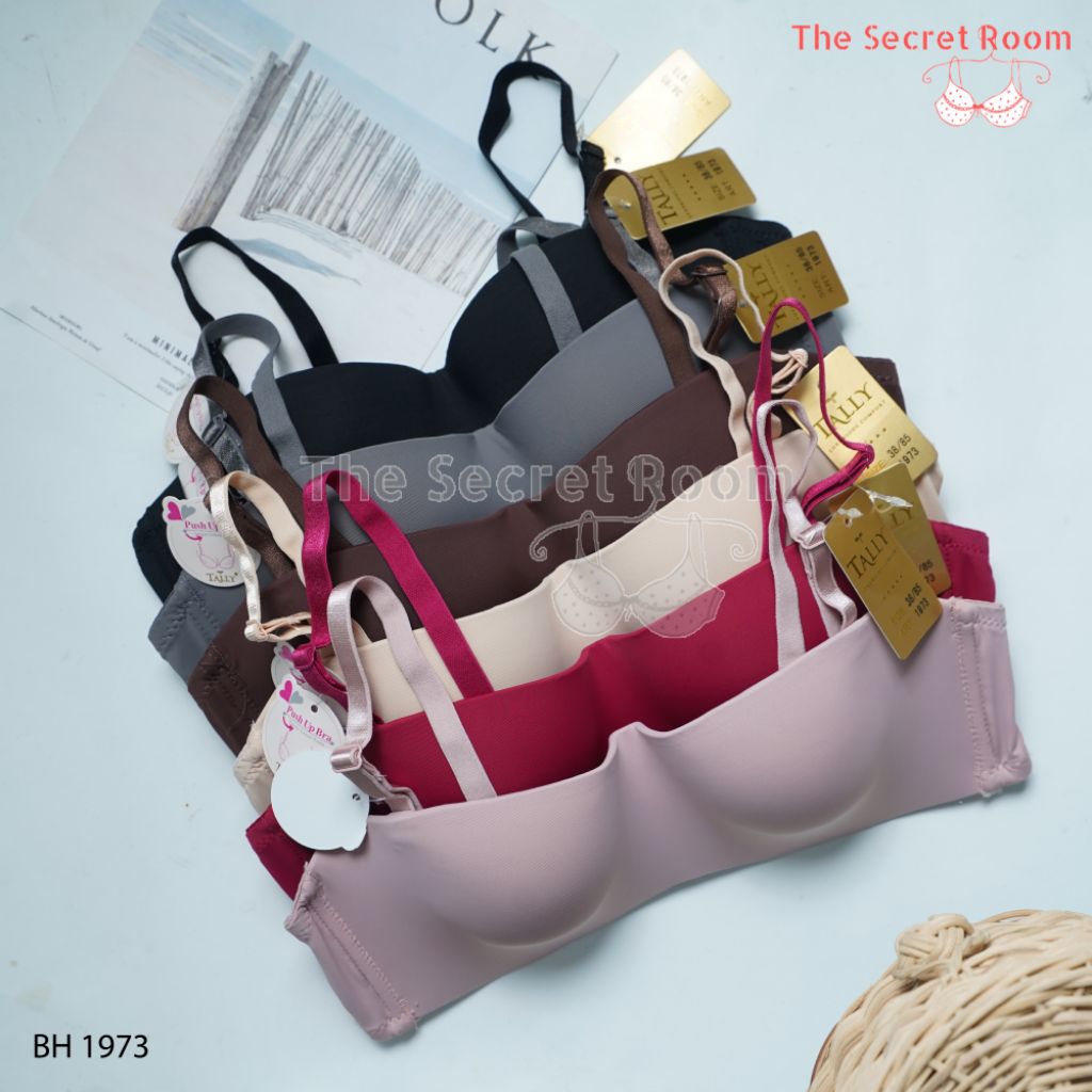 SALLY BRA SEAMLESS BH 1973 I SIZE 34-38: CUP B, SIZE 40: CUP B LARGE I WIRELESS I THICK FOAM I 1/2 C