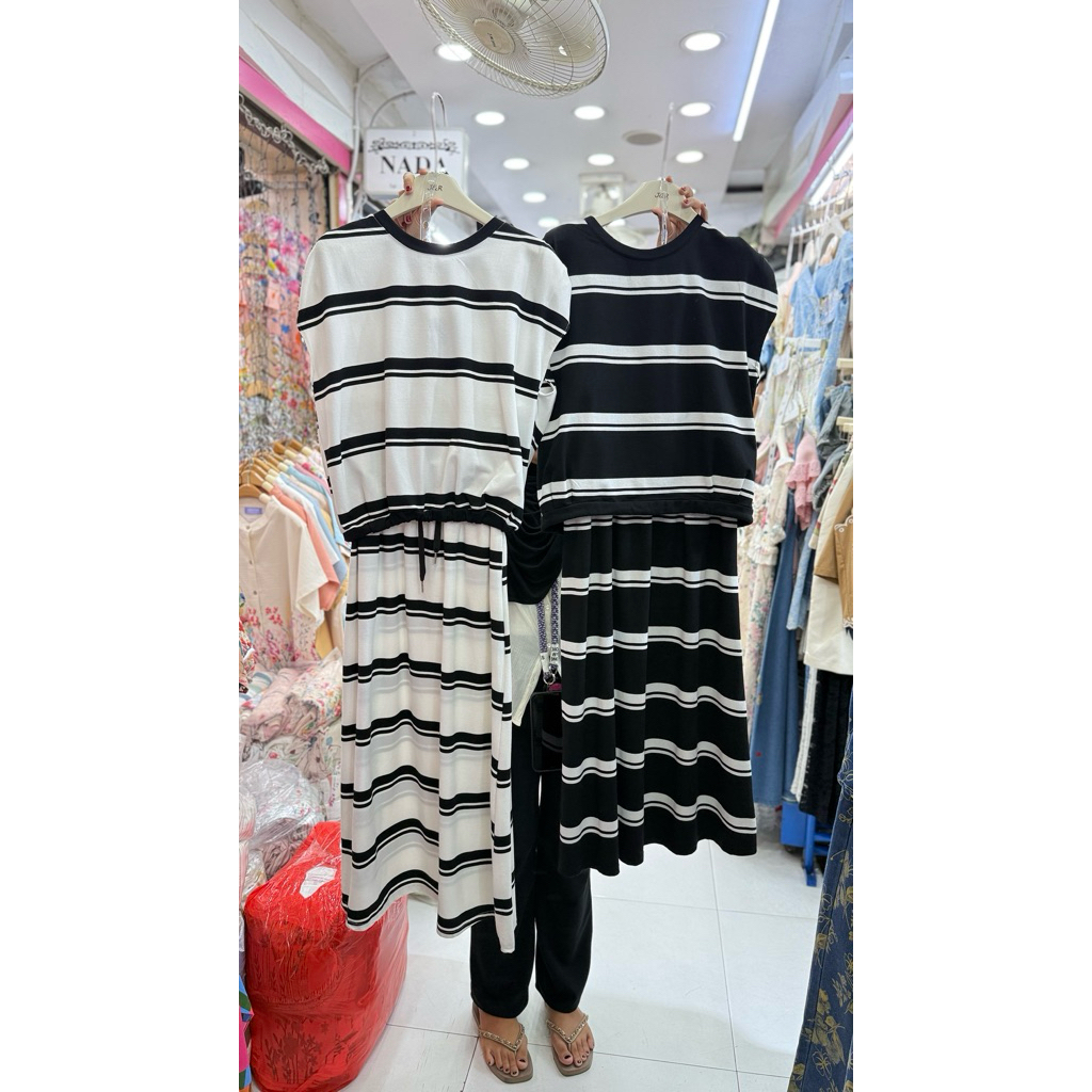 BK678 กระโปรงลายทาง Oneset