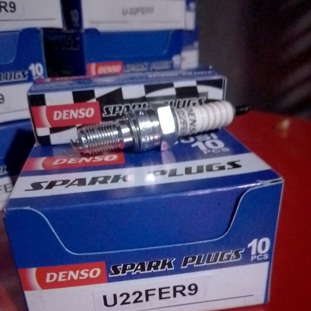 หัวเทียน Denso U-22FER9 หัวเทียน Denso Vario หัวเทียนคาร์บูเรเตอร์ Vario เก่า