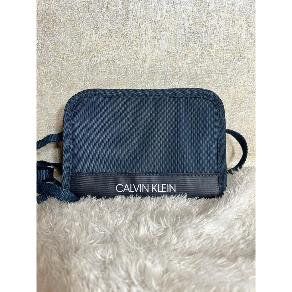 Preloved CK Sling Wallet