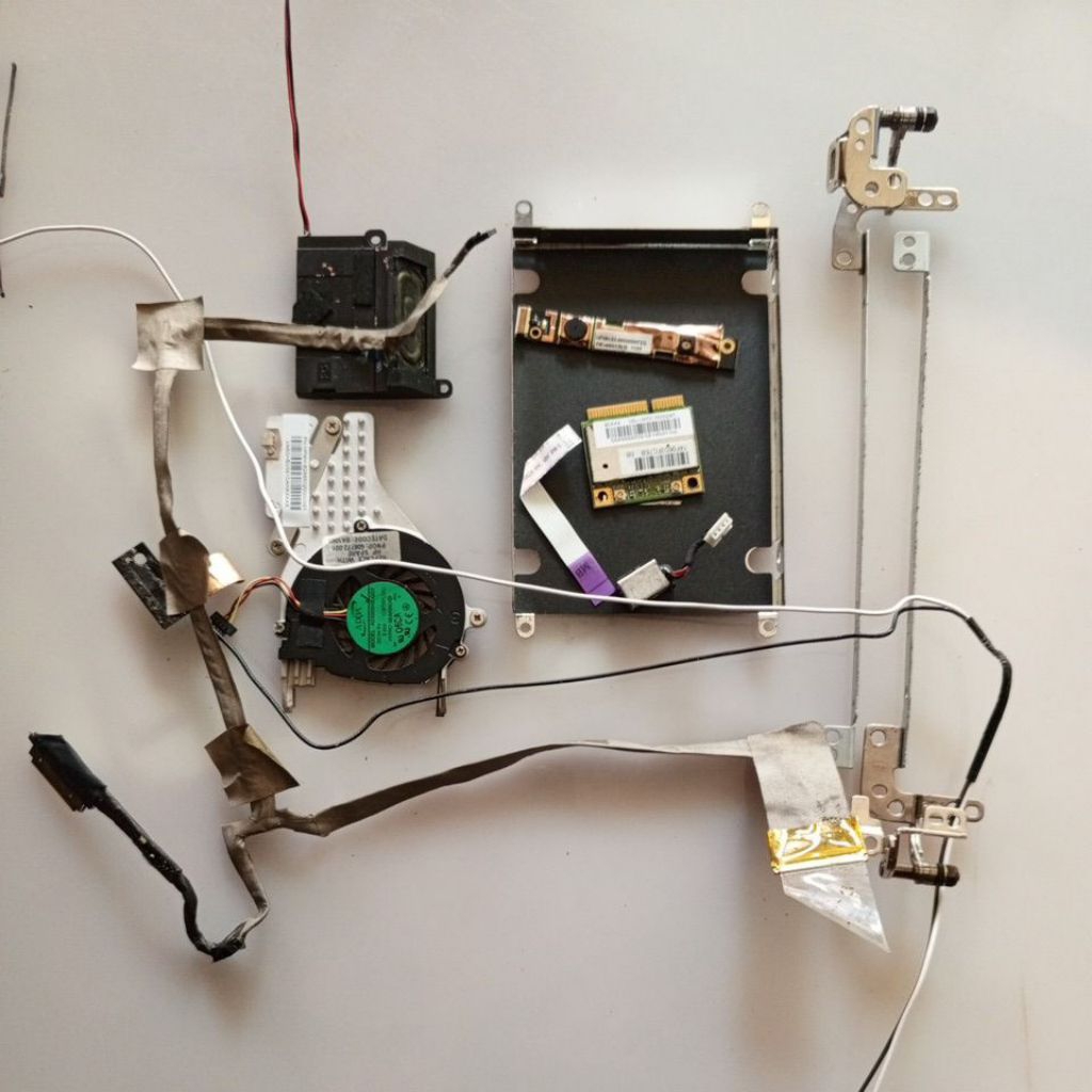 ส่วน hp mini 110-3000 เว็บแคม LCD ที่มีความยืดหยุ่น wifi วงเล็บ HDD เสาอากาศ wifi พัดลมลําโพงบานพับแ