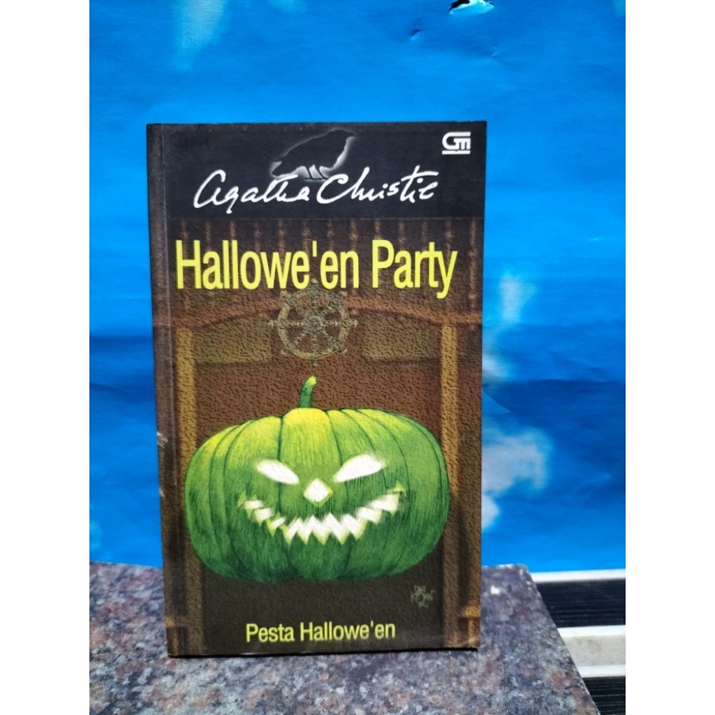 HALLOWEN PARTY หนังสือมือสอง โดย AGATHA CHRISTIE