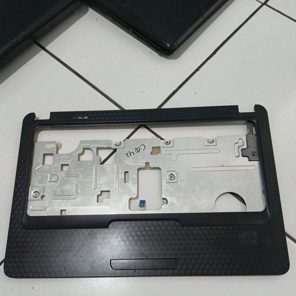 Hp Compaq Cq 42 cober keyboard Casing Case Ksing